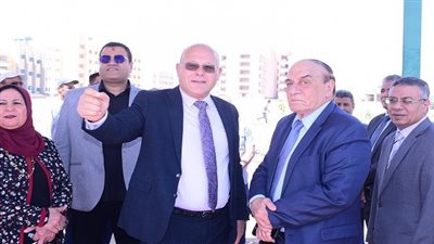 غرس شجرة تحمل اسم اللواء سمير فرج في جامعة سوهاج الجديدة