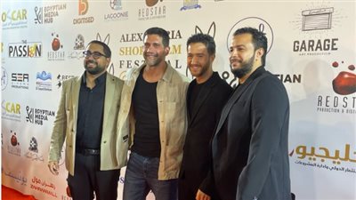 أحمد مالك يصل لمقر افتتاح مهرجان الإسكندرية للفيلم القصير 