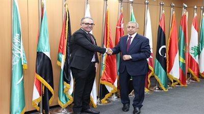 الأكاديمية العربية للعلوم والتكنولوجيا تطلق موجز STEM التفاعلي مع تيك توك