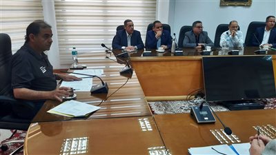 رئيس جامعة بورسعيد يجتمع بعميد كلية الهندسة والمعنيين بالوحدات والمراكز ذات الطابع الخاص بكلية الهندسة