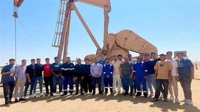 طلاب بترول جامعة حلوان يزورون حقول خالدة ويخوضون تجربة ميدانية استثنائية