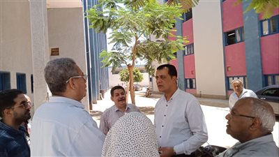 معاينة حريق المبنى الشرقى بمدرسة صلاح سالم الإعدادية بنين بسوهاج لحصر الخسائر