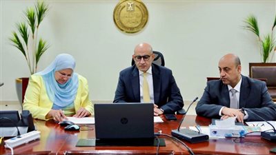 وزير التعليم يتابع امتحانات الدبلومات الفنية من غرفة العمليات المركزية بمقر الوزارة بالعاصمة الإدارية