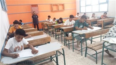 تداول أسئلة امتحان الشهادة الإعدادية فى محافظات الجمهورية