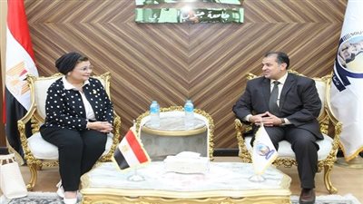 رئيس جامعة جنوب الوادي يبحث مع نائب وزير الصحة دعم الصحة الإنجابية في قنا