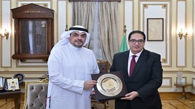 جامعة القاهرة تبحث التعاون الأكاديمي مع المكتب الثقافي الكويتي