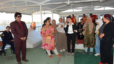 رحلة نيلية ترفيهية للوافدات الهنديات برعاية رئيس جامعة أسيوط