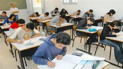 بلوتوث وسيارة خارج اللجنة.. خطة الغش في الثانوية العامة تنتهي بالقبض