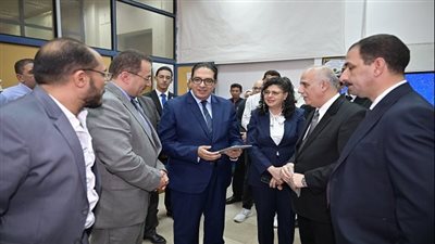 رئيس جامعة القاهرة يتفقد معامل التنسيق قبل بدء استقبال طلاب الثانوية
