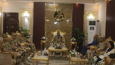 جامعة سوهاج تنظم زيارة طلابية لقيادة قوات الصاعقة المصرية