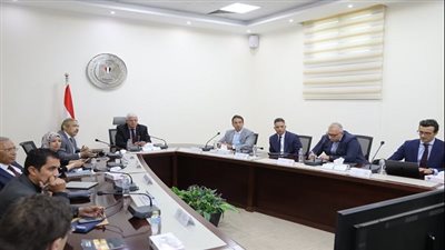 وزير التعليم العالي يبحث دعم الابتكار مع مؤسسة كلاريفيت