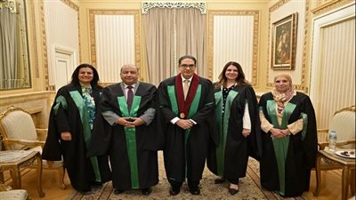 جامعة القاهرة تحتفل بتخريج الدفعة 97 من الطلاب الوافدين بكلية طب الأسنان