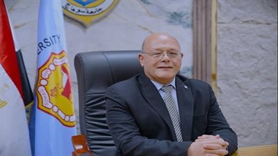 رئيس جامعة سوهاج يزف بشرى تعيين 24 معيدًا بالهيكل الأكاديمي
