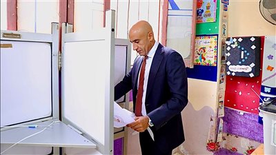 وزير التعليم يُدلي بصوته في انتخابات مجلس الشيوخ 2025