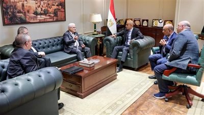 وزير التعليم يبحث مع رئيس التأمين الاجتماعى سبل تحقيق أقصى استفادة
