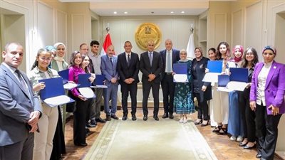 وزير التربية والتعليم يكرم أوائل مدارس النيل الدولية بالعاصمة الإدارية