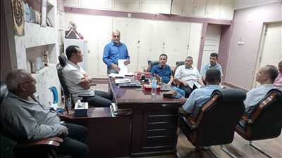 مدير تعليم سوهاج يستعرض خطط وسيناريوهات الإدارات التعليمية لمواجهة الأزمات والكوارث 