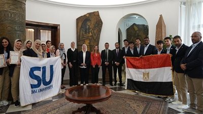 عمدة هوداك برومانيا يكرم طلاب جامعة سيناء الفائزون بالجائزة الذهبية في مهرجان الفلكلور الدولي