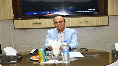 رئيس جامعة أسيوط يقود خطة تطوير نادي الجامعة وخدماته