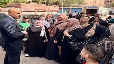 وزير التربية والتعليم يستمع لأولياء الأمور ويتابع مخازن الكتب الدراسية