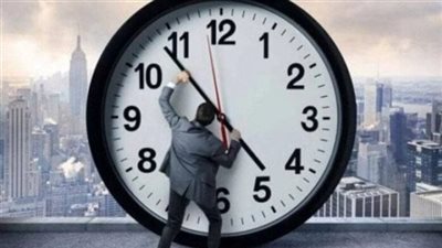 تطبيق التوقيت الشتوي 2025 ومواعيد فتح وغلق المحلات.. ما الفرق بينهما؟