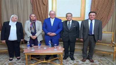 كلية الألسن جامعة عين شمس تحتفل بتخرج دفعة جديدة من طلابها 