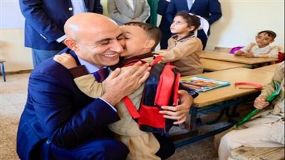 وزير التربية والتعليم يناقش مع الطلاب أهمية تعليم البرمجة والذكاء الاصطناعي أثناء جولته بمحافظة المنيا