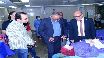 جامعة سوهاج تحقق إنجازًا طبيًا استثنائيًا في إزالة المياه البيضاء