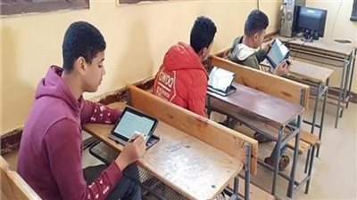 ما هي الأوراق المطلوبة لتسليم التابلت لطلاب الصف الأول الثانوى؟