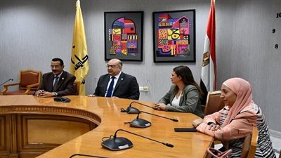 جامعة حلوان تحتفل بإنجاز وطني في محو الأمية وتكرم طلابها المتميزين