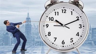 الساعة تتغير امتى 2025؟.. بدء العمل بالتوقيت الشتوي