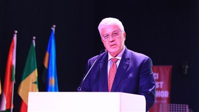 وزير التعليم العالي يشهد حفل تخرج الدفعة الـ 19 من جامعة سنجور بالإسكندرية