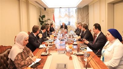 وزير التعليم العالي يبحث مع السفير الفرنسي تطوير الجامعة الأهلية الفرنسية في مصر UFE