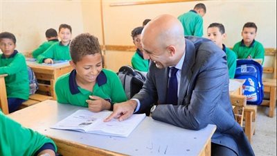 وزير التربية والتعليم يزور مدارس سوهاج ويكشف عن قرارات جديدة