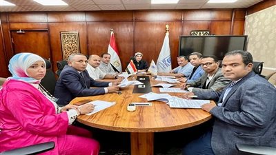 اجتماع بحثي موسع في جامعة الأقصر لدعم الدراسات العليا والطلاب الوافدين