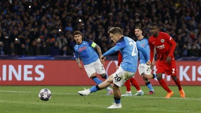  ماتش نابولي وآينتراخت فرانكفورت