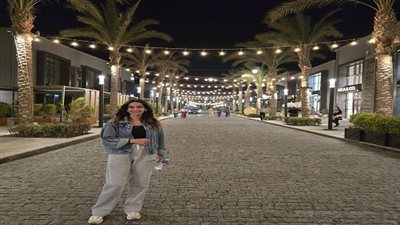 جنى أحمد..موهبة فنية شابة جعلت الألوان تتكلم وحلمها يعانق السماء