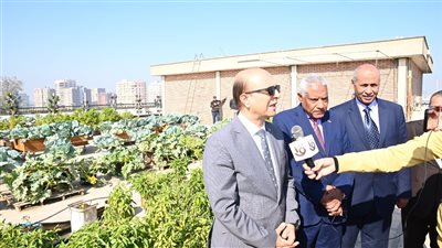 رئيس جامعة أسيوط يشيد بتجربة كلية الزراعة في زراعة الأسطح ويؤكد دورها في الاستدامة ودعم الأمن الغذائي