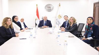وزير التعليم العالي يناقش مع اليونسكو خطط تطوير التعليم الجامعي بمصر