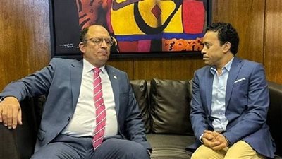 فصل أستاذ بكلية الآداب جامعة حلوان يثير الجدل بعد تعيين الفنان سامح حسين عضو هيئة التدريس