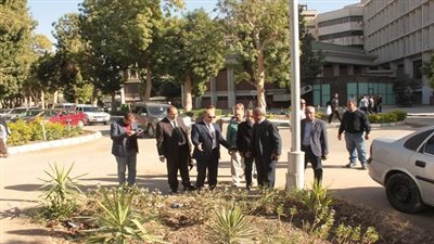 جامعة أسيوط تطور الحرم الجامعي وتوسع المساحات الخضراء