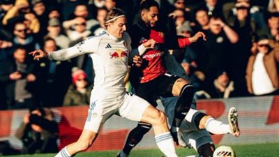 مانشستر يونايتد ضد ليدز بث مباشر.. صراع ناري في البريميرليج