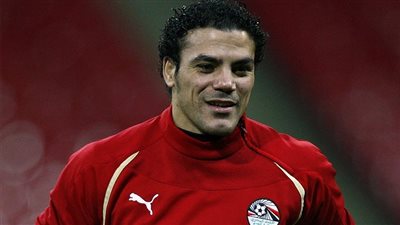 القبض على اللاعب عمرو زكي في مطار القاهرة بسبب أحكام قضائية ومنعه من السفر