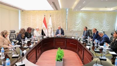 وزير التربية والتعليم يعزز شراكة التغذية المدرسية مع الأغذية العالمي