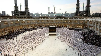 مفاجأة رمضان.. جدول أئمة الحرم المكي 1447 كامل