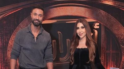 كريم فهمي: عادل إمام عمره ما قال أنا رقم 1..والسوشيال عملت للرخيص قيمة