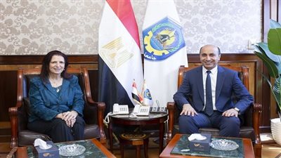 جامعة دمنهور تبحث مع هيئة فولبرايت توسيع فرص البحث العلمي والمنح الدولية