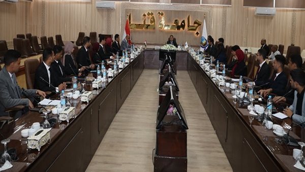 جامعة قنا تفتح ملف الأنشطة الطلابية لبناء جيل أكثر وعيًا    