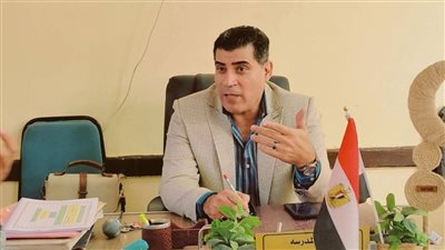 ايمن زيدان مدير تعليم كفر شكر