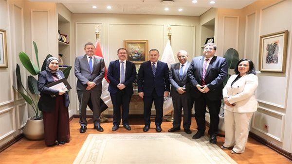 وزير التعليم العالي يبحث مع السفير البريطاني تعزيز التعاون    